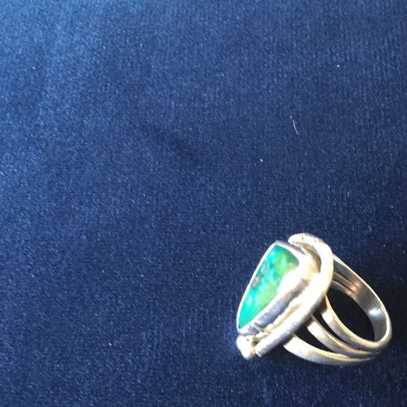 Vintage Navajo Chrysocolla Ring - Picture 3 of 7